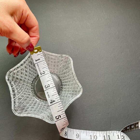 2 little cute glass candy bowls - Picture 7 of 9